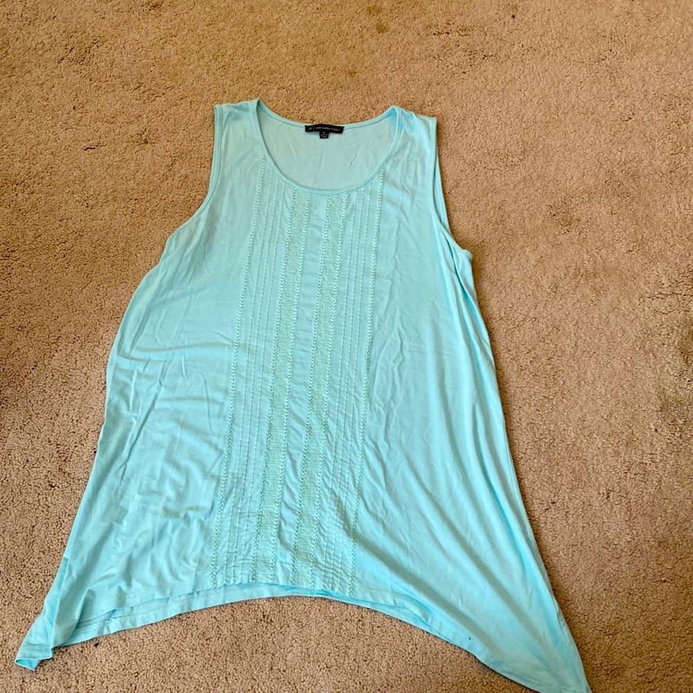 Sleeveless tunic